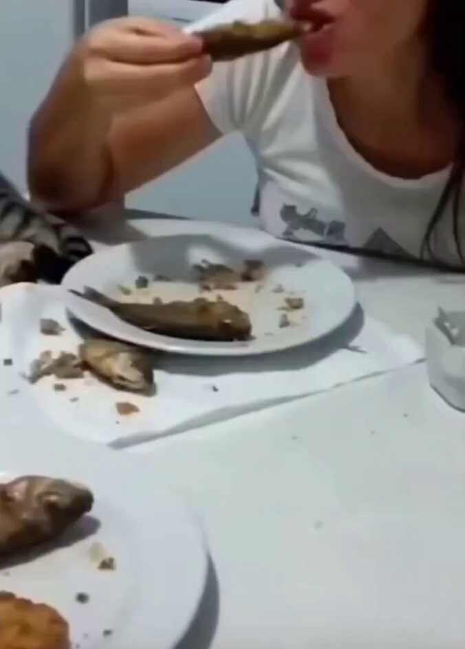 We don't deserve cats 😺 - He's a professional thief
