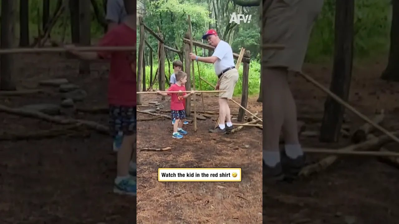 Watch the kid in the red shirt 🤣